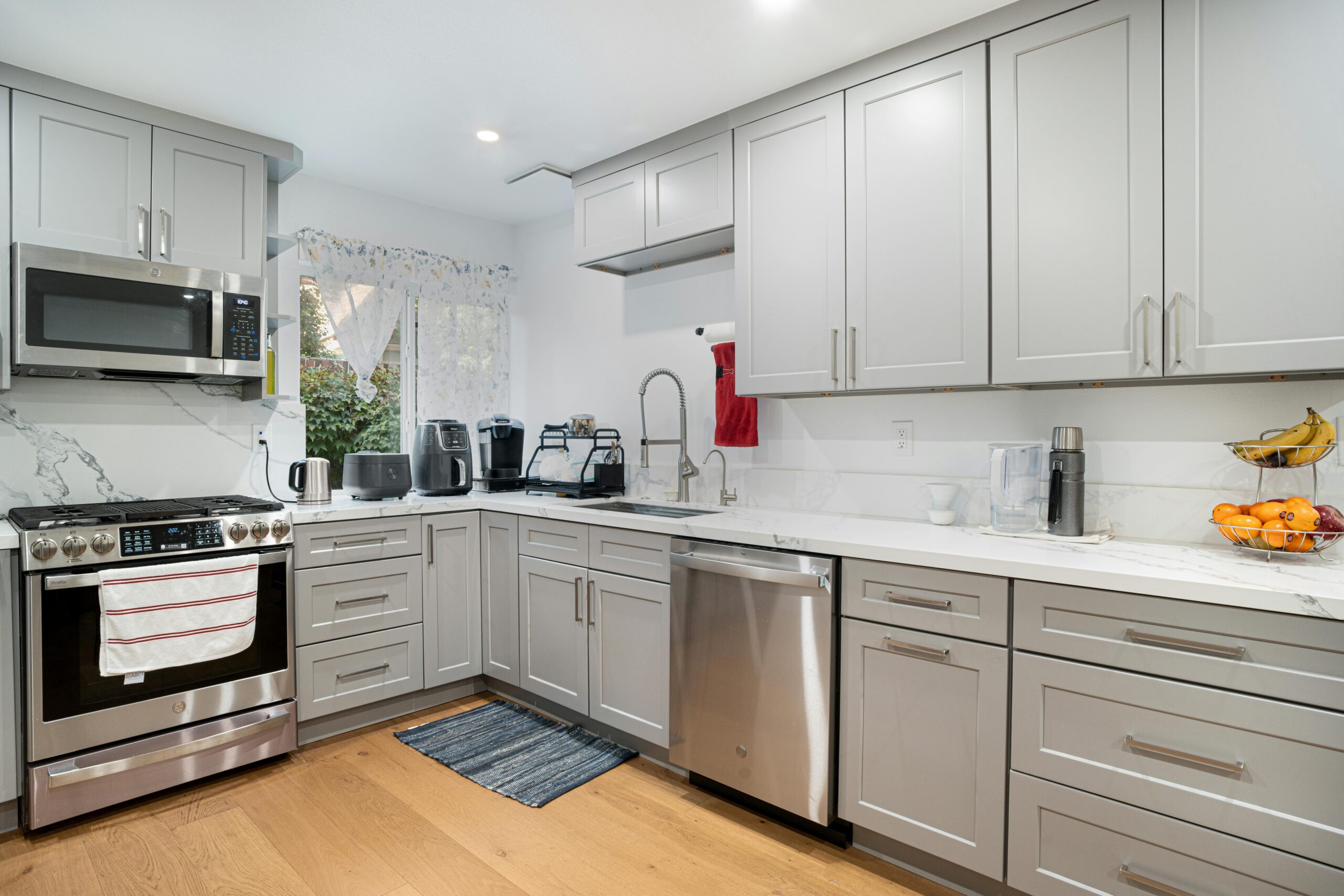 Cabinet Maker & Installer - Custom Kitchen & Bathroom Cabinets in Tullamarine